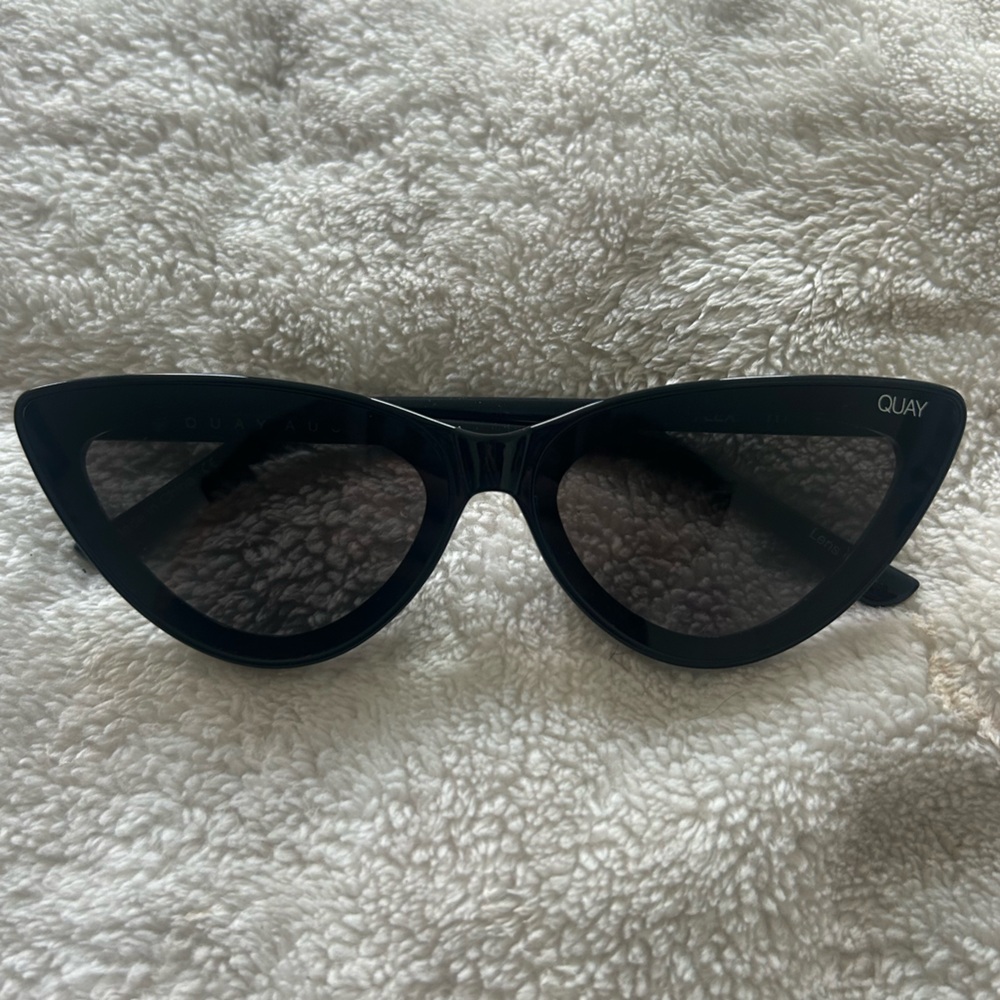 QUAY FLEX SUNGLASSES
